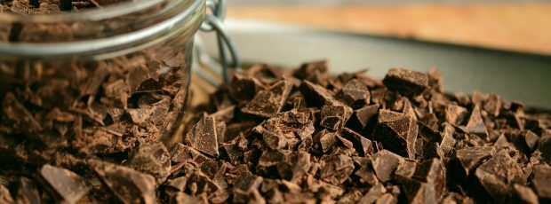 Marcas de chocolate se preparam para vendas da Páscoa, que serão maiores do que no ano passado