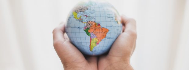 Brasileiros e latino-americanos têm expectativas próximas no que desejam melhorar em seus países